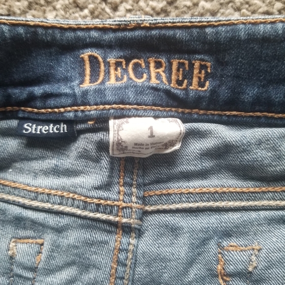 Decree shorts - Picture 2 of 3